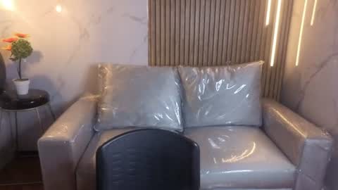 Snapshot of perla_lovely chatting on June 9, 12:28 pm perla_lovely online show from June 9, 12:28 pm