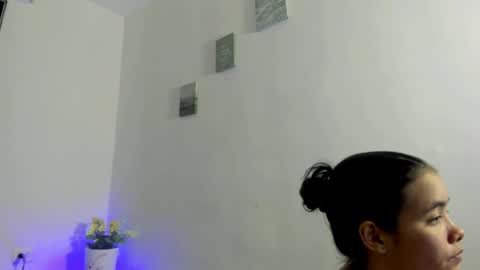 Snapshot of perla_mistc chatting on April 25, 5:21 am Perla mistc online show from April 25, 5:21 am
