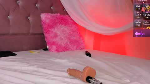 Perla Jones online show from December 3, 6:59 am