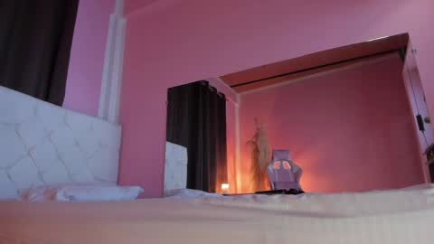 Snapshot of persefone_saira chatting on May 22, 10:43 am Marie online show from May 22, 10:43 am