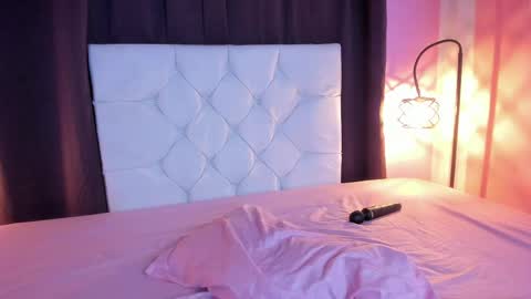 Snapshot of persefone_saira chatting on May 31, 1:40 pm Marie online show from May 31, 1:40 pm