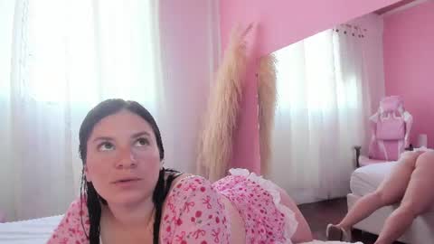 Snapshot of persefone_saira chatting on June 13, 12:14 pm Marie online show from June 13, 12:14 pm
