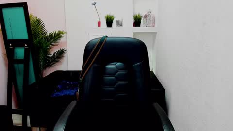 horror flying on the wings of the night.... online show from January 26, 5:45 am