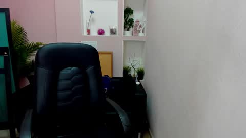 Snapshot of persinaky chatting on January 11, 3:50 pm horror flying on the wings of the night.... online show from January 11, 3:50 pm