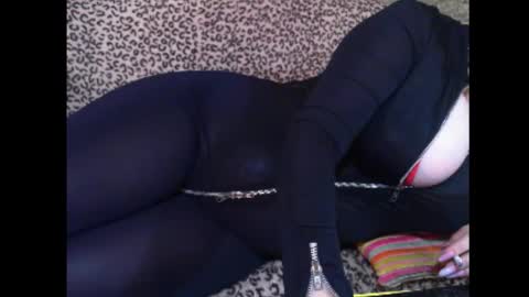 Snapshot of pervdomx chatting on October 19, 10:32 pm Lady K online show from October 19, 10:32 pm