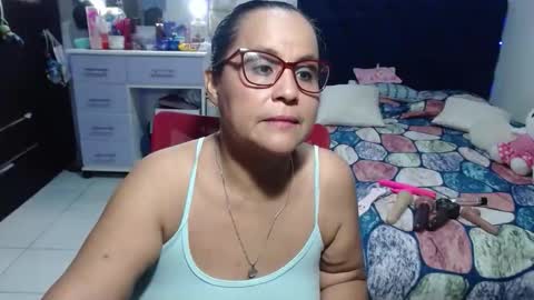 Snapshot of pervert_mommy_x chatting on May 29, 9:40 am SAMY online show from May 29, 9:40 am