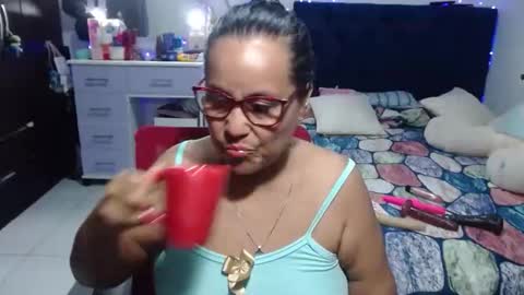 Snapshot of pervert_mommy_x chatting on May 30, 10:45 am SAMY online show from May 30, 10:45 am