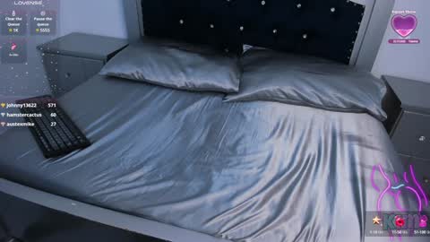 Snapshot of pervert_pantyhose chatting on December 5, 10:12 am Kimberly online show from December 5, 10:12 am