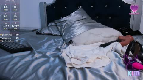 Snapshot of pervert_pantyhose chatting on December 9, 10:00 am Kimberly online show from December 9, 10:00 am