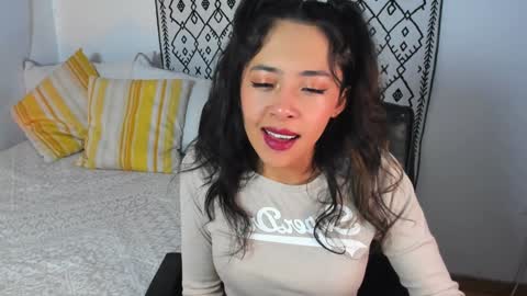 Snapshot of petalsrose_ chatting on January 24, 7:18 pm Rose online show from January 24, 7:18 pm