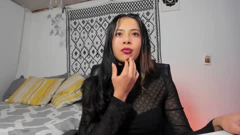 Snapshot of petalsrose_ chatting on January 28, 12:15 am Rose online show from January 28, 12:15 am