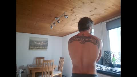 Snapshot of pete_le_meat chatting on May 21, 9:49 am pete_le_meat online show from May 21, 9:49 am