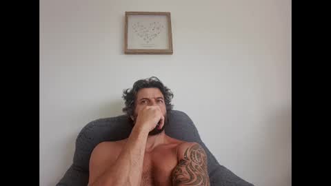 Snapshot of pete_le_meat chatting on May 29, 7:39 am pete_le_meat online show from May 29, 7:39 am