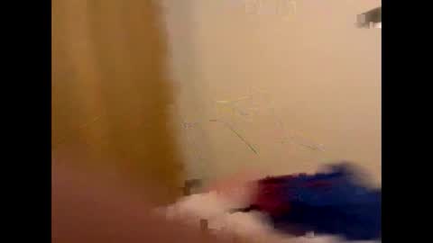 Snapshot of petejj82p611588 chatting on April 13, 12:21 pm Petejj82p online show from April 13, 12:21 pm