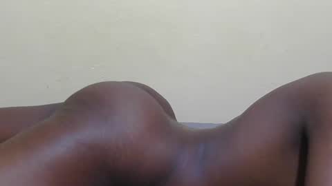 Snapshot of petite_bunni chatting on July 6, 5:15 pm petite_bunni online show from July 6, 5:15 pm
