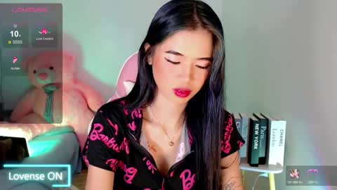 Snapshot of petite_jackyxx chatting on March 28, 3:50 am Jacky online show from March 28, 3:50 am