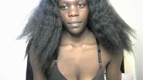 petite_lavi2 online show from February 5, 5:20 pm