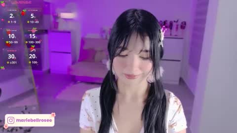 petite_marie_ online show from April 28, 11:54 pm