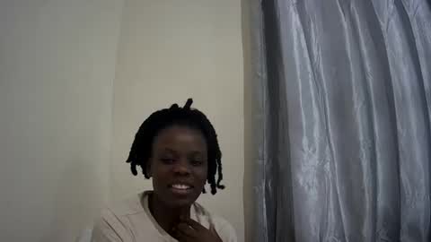 Snapshot of petite_melan chatting on October 17, 4:48 am petite_melan online show from October 17, 4:48 am