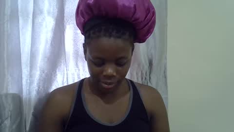 Snapshot of petite_melan chatting on October 23, 9:52 am petite_melan online show from October 23, 9:52 am