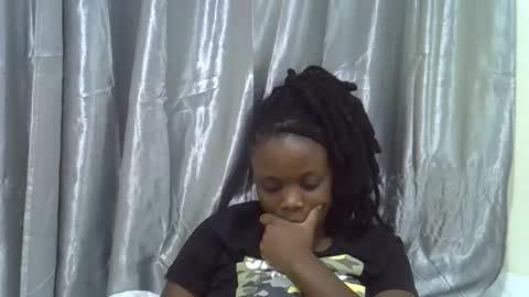 Snapshot of petite_melan chatting on October 29, 3:36 pm petite_melan online show from October 29, 3:36 pm