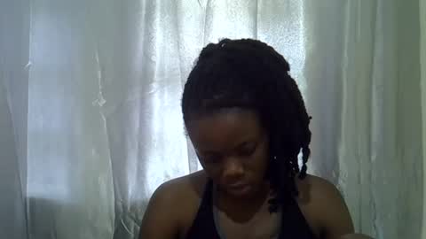 Snapshot of petite_melan chatting on November 6, 8:04 am petite_melan online show from November 6, 8:04 am