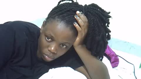 Snapshot of petite_melan chatting on November 19, 4:34 am petite_melan online show from November 19, 4:34 am