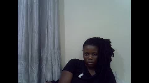 Snapshot of petite_melan chatting on November 20, 7:46 pm petite_melan online show from November 20, 7:46 pm