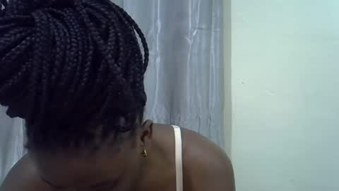 Snapshot of petite_melan chatting on December 3, 4:27 pm petite_melan online show from December 3, 4:27 pm