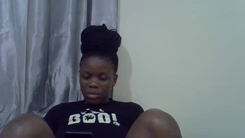 Snapshot of petite_melan chatting on December 15, 6:12 pm petite_melan online show from December 15, 6:12 pm