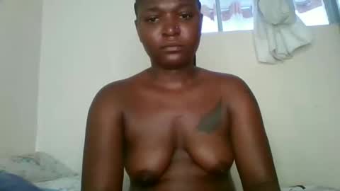 Snapshot of petite_shan chatting on May 12, 9:39 am petite_shan online show from May 12, 9:39 am