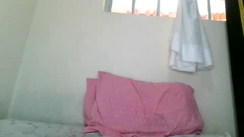 petite_shan online show from July 27, 8:54 am