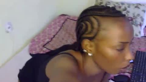 Snapshot of petite_tanya chatting on December 16, 9:35 am Tanya online show from December 16, 9:35 am