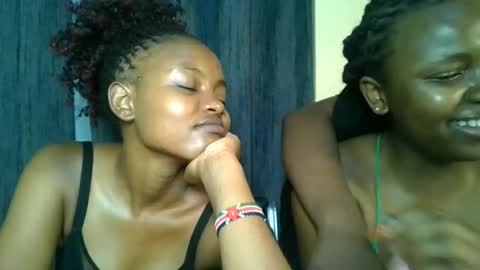 Snapshot of petite_temptation chatting on December 14, 4:56 pm Bad gurl Riri online show from December 14, 4:56 pm