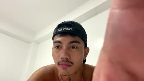 Snapshot of petiteasianx chatting on December 17, 11:17 am Vrin online show from December 17, 11:17 am