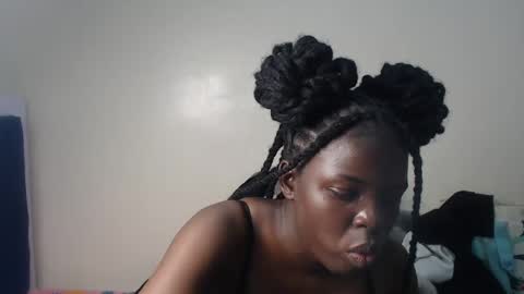petitebeautyy online show from June 4, 1:39 pm