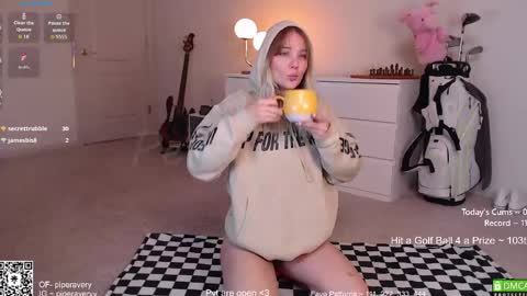 Snapshot of petitebrat chatting on May 6, 1:16 pm PiperAvery online show from May 6, 1:16 pm
