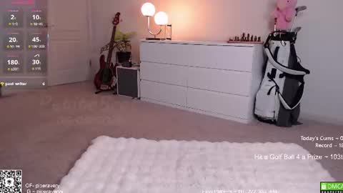 Snapshot of petitebrat chatting on June 10, 1:28 am PiperAvery online show from June 10, 1:28 am