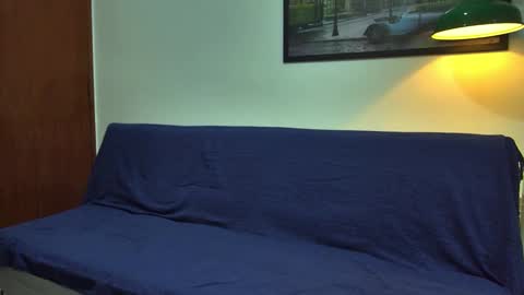 Snapshot of petitebubblegum chatting on November 3, 8:43 pm Caramel princesa online show from November 3, 8:43 pm