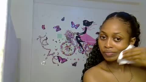 Snapshot of petitecaramell chatting on February 24, 5:55 pm Caramel online show from February 24, 5:55 pm