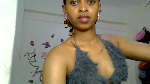 Snapshot of petitecaramell chatting on June 13, 1:53 pm Caramel online show from June 13, 1:53 pm