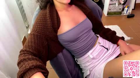 Snapshot of petitecurlybrunette chatting on May 26, 12:56 pm Mlian online show from May 26, 12:56 pm