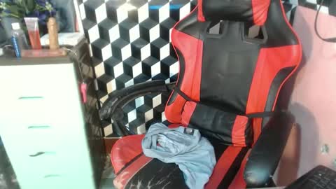 Snapshot of petitehugecockxnxxx chatting on October 30, 12:34 am Call me jake online show from October 30, 12:34 am