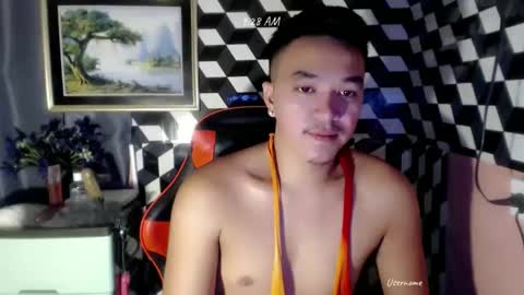 Snapshot of petitehugecockxnxxx chatting on November 6, 1:28 am Call me jake online show from November 6, 1:28 am