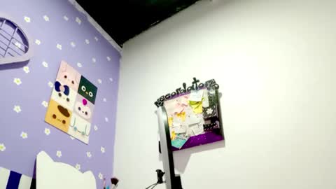 Snapshot of petiteivoryqueen chatting on May 18, 4:07 am danna online show from May 18, 4:07 am