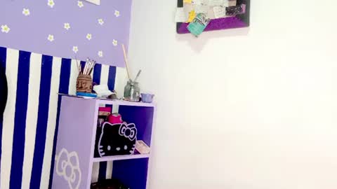 Snapshot of petiteivoryqueen chatting on July 6, 4:09 am danna online show from July 6, 4:09 am