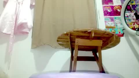 Snapshot of petiteivoryqueen chatting on July 11, 5:21 am danna online show from July 11, 5:21 am