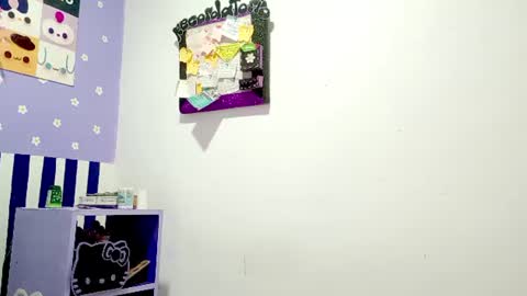 Snapshot of petiteivoryqueen chatting on July 23, 6:00 am danna online show from July 23, 6:00 am