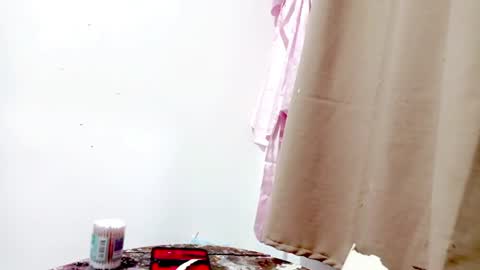 Snapshot of petiteivoryqueen chatting on July 27, 2:07 am danna online show from July 27, 2:07 am