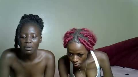 Snapshot of petitekittyy chatting on April 26, 2:37 pm Kitty online show from April 26, 2:37 pm